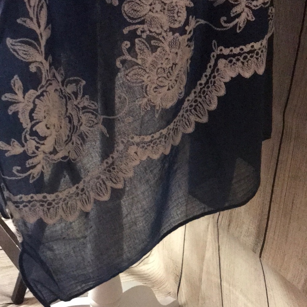 🎉HP🎉 Just 1 LEFT! Fall Floral Embroidered Shrug. - Picture 6 of 6